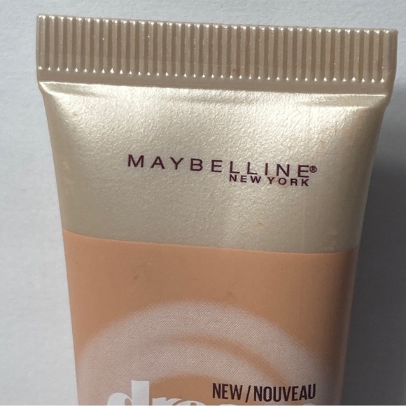 1 Maybelline Dream Velvet Soft Matte Hydrating Foundation Pure Beige #70 - Picture 8 of 15